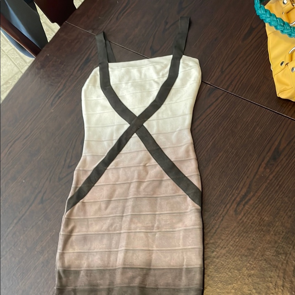 VENUS Gray and White Bodycon Cocktail Dress